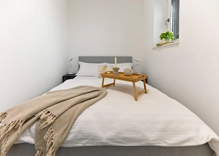 Judy, Terrace&garden, 80m From The Apartment *